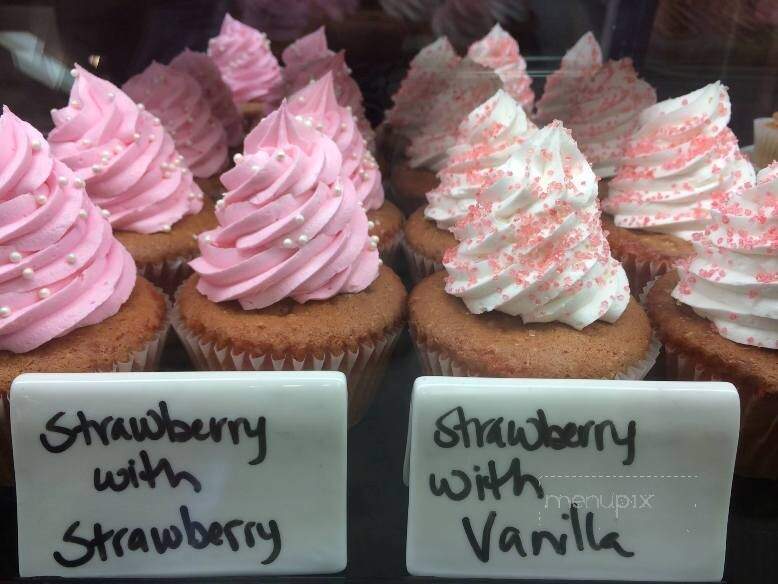 Pink Pastry Shop - Bar Harbor, ME