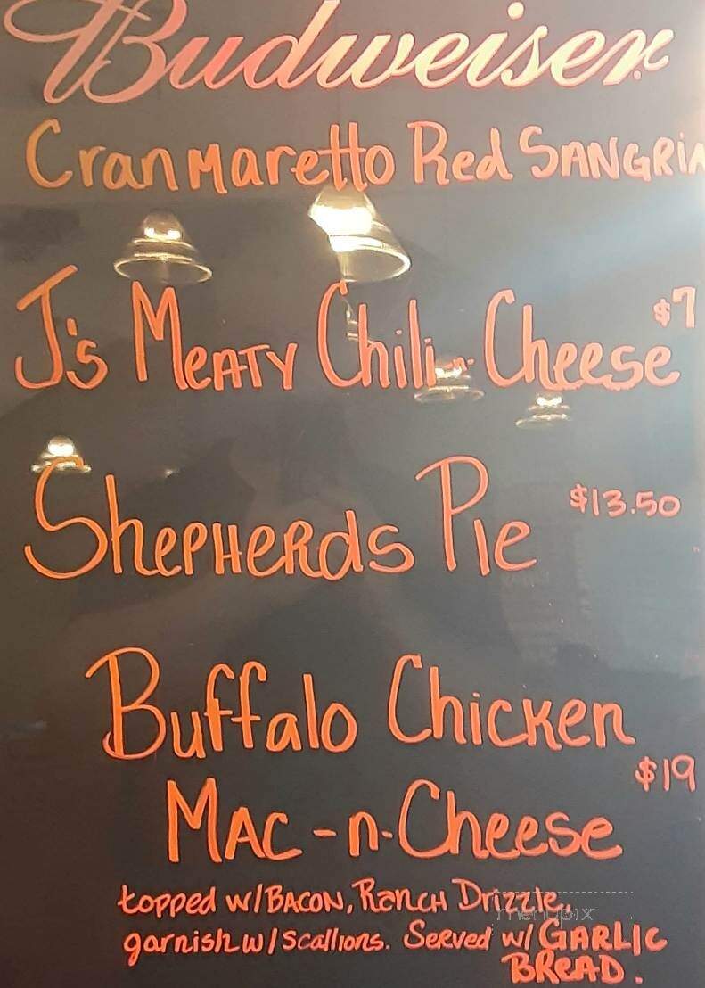 J's Corner Restaurant & Lounge - Gorham, NH